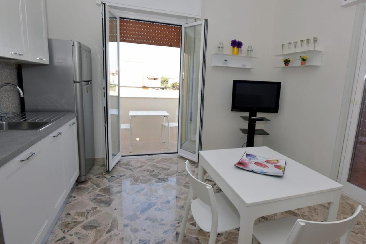 Apartment Angolo Del Mare - Libeccio E Blu Marino